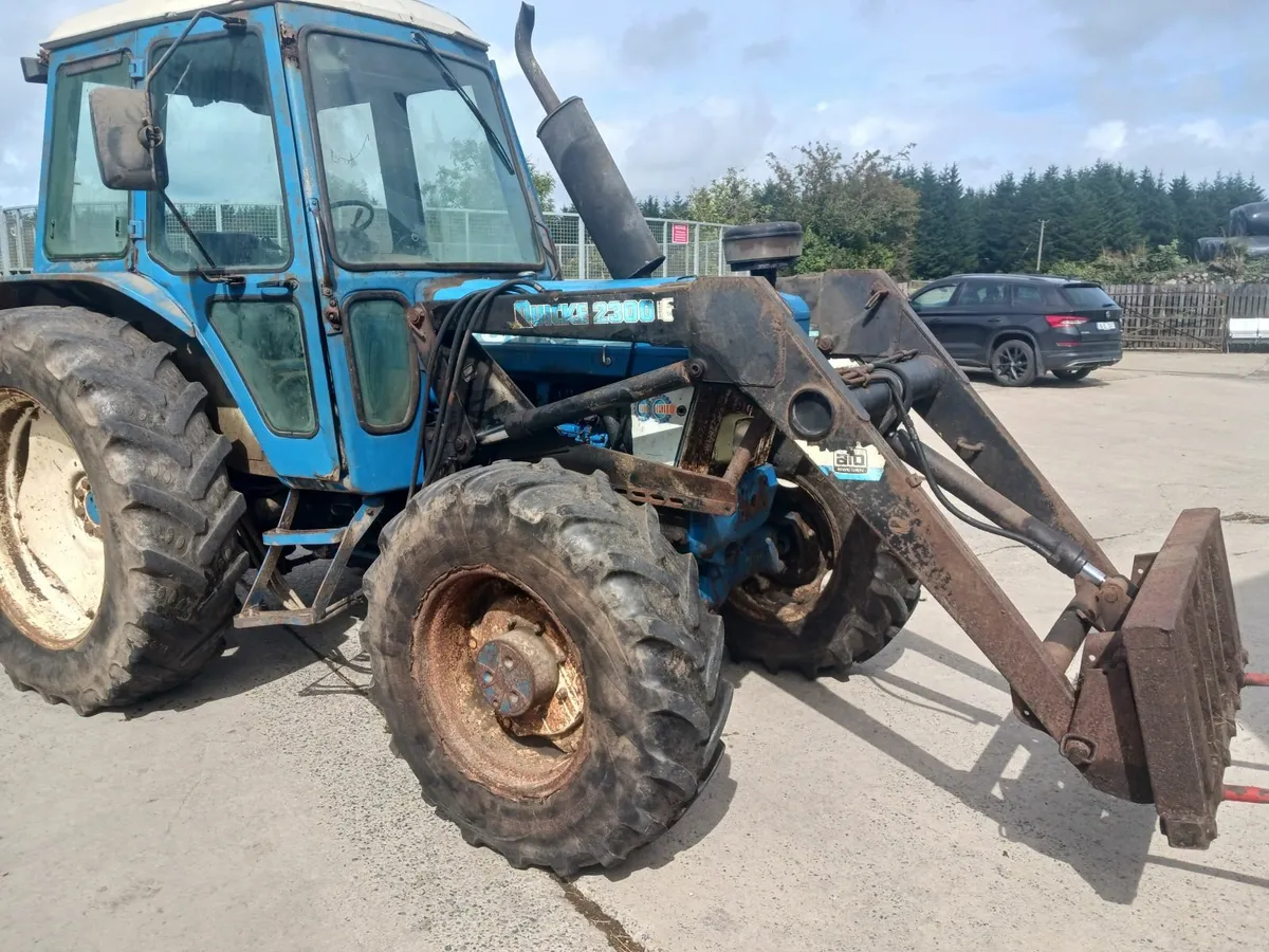 Ford tractor - Image 4