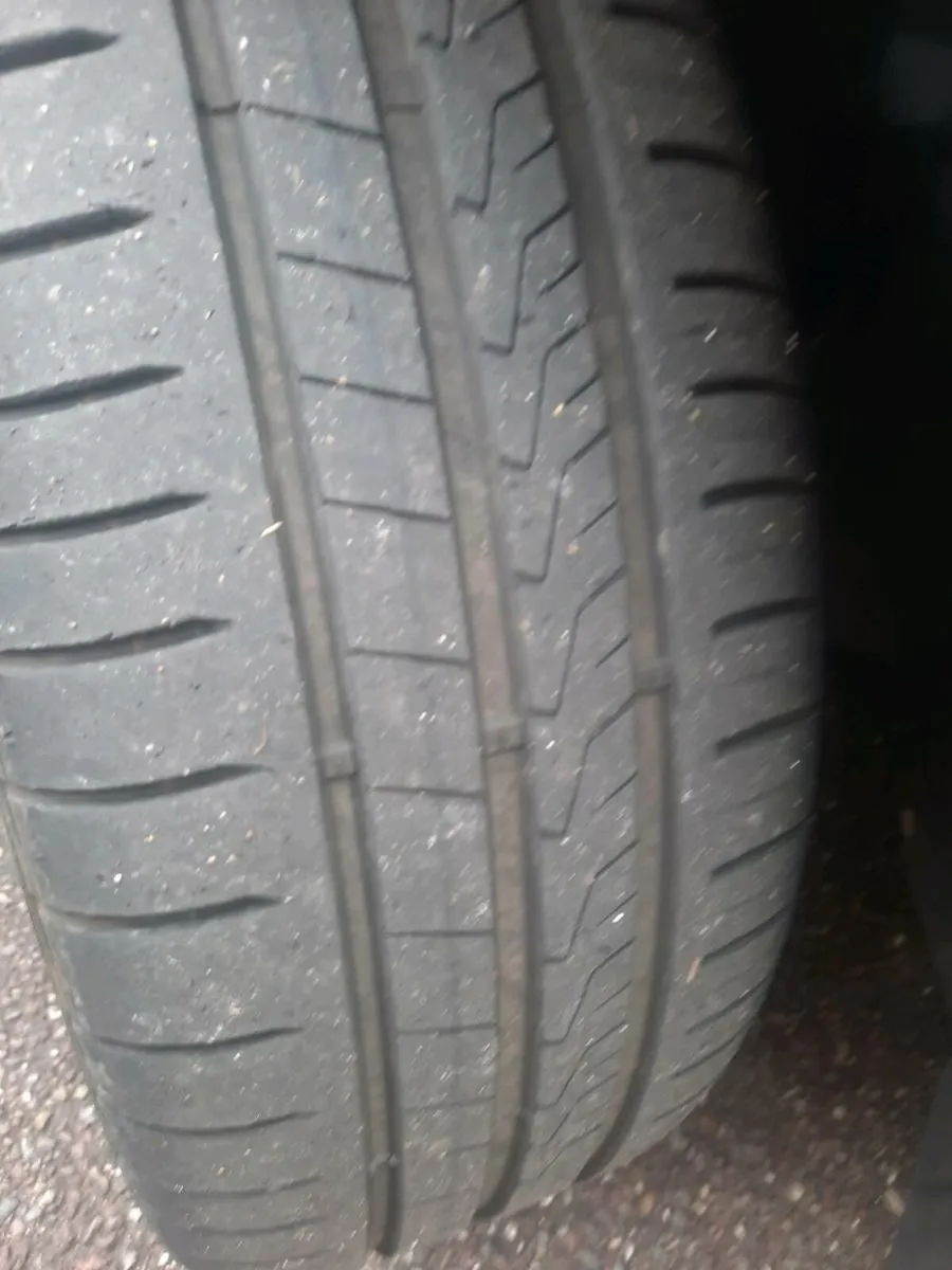 Car - Image 3