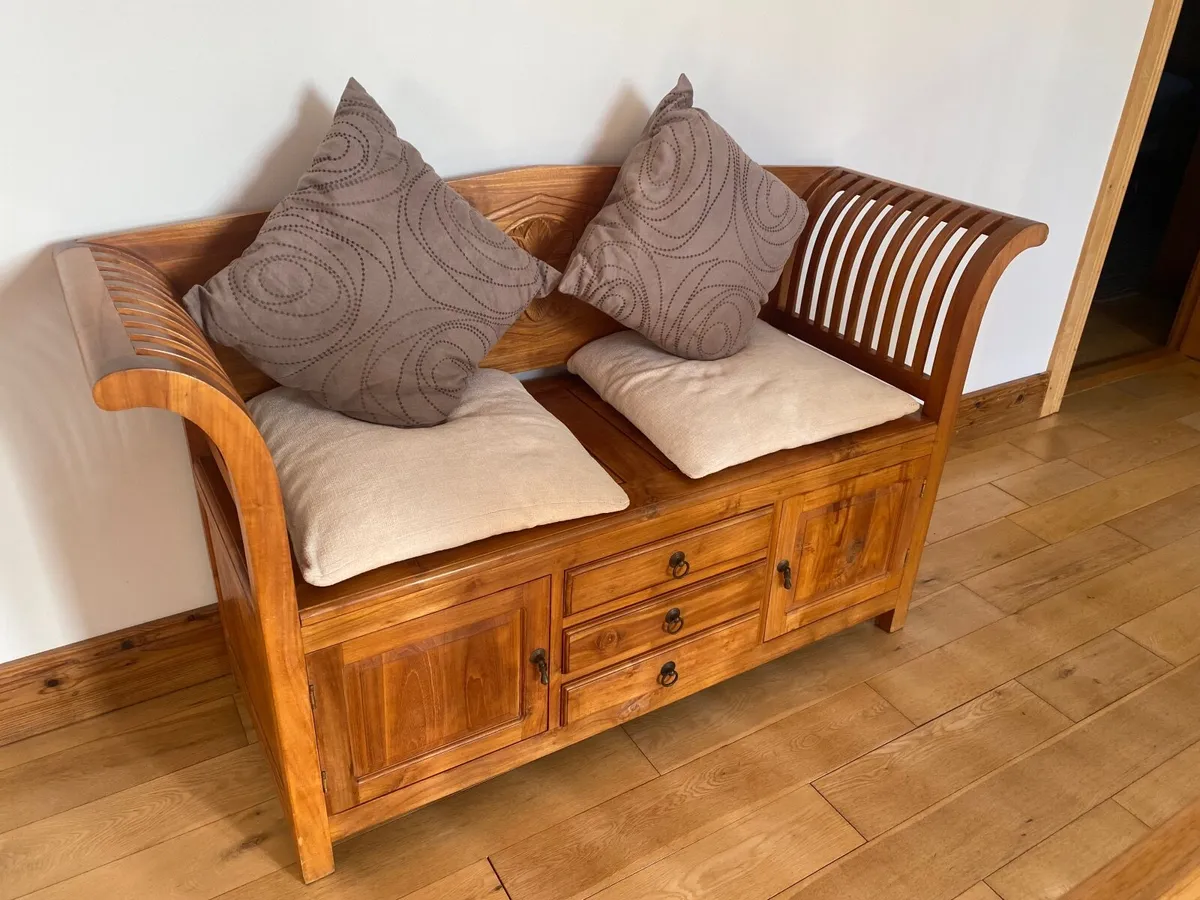 Beautiful solid wood storage bench/seat - Image 2