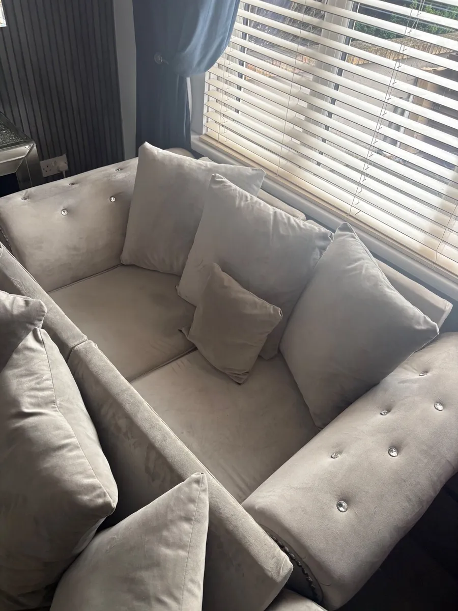 Sofa - Image 4