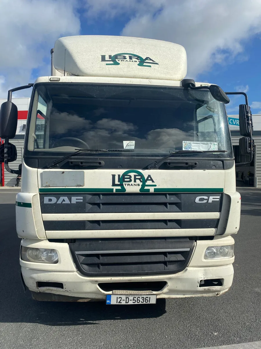 DAF CF 65.250 4x2 Curtainsider 2012 - Image 2