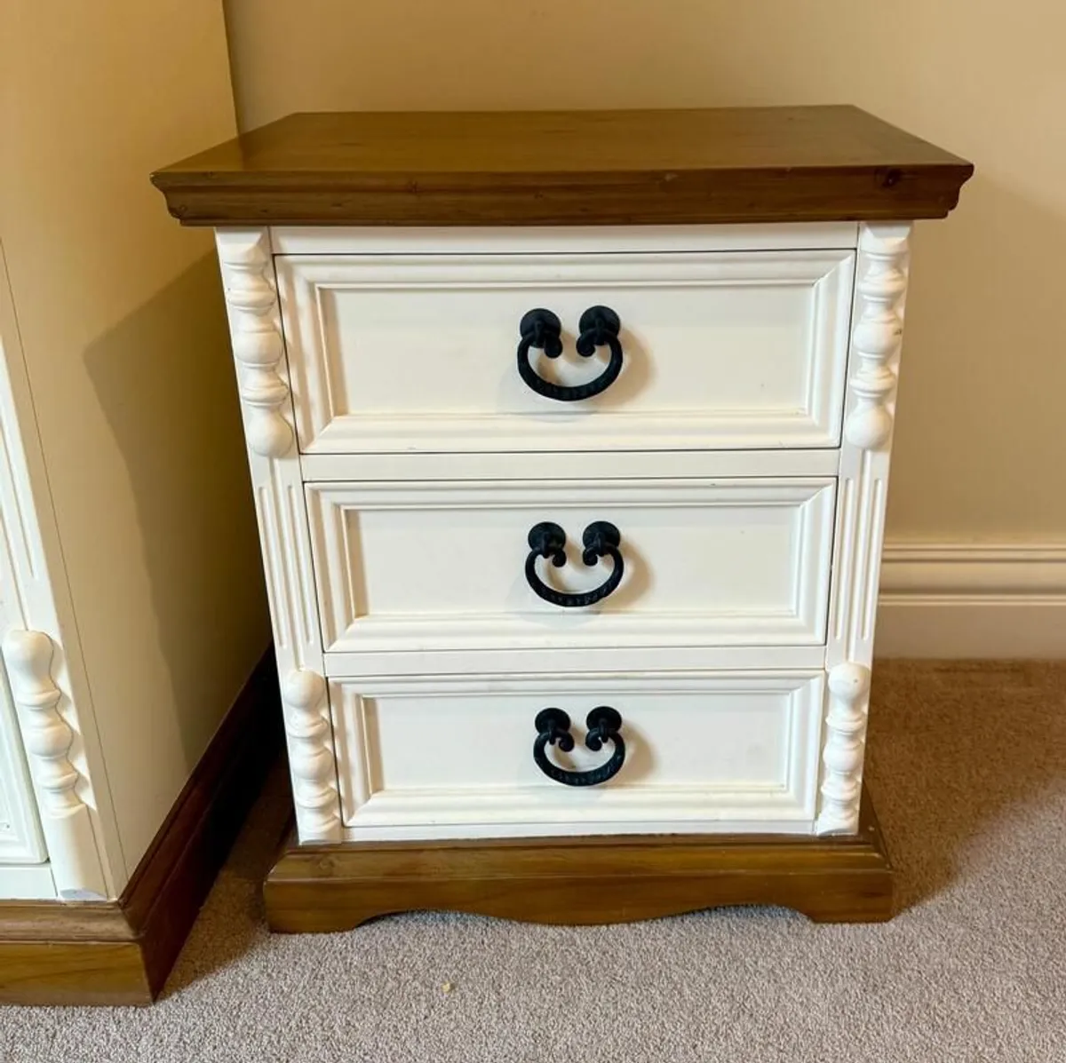 Bedroom Furniture Set - Image 1