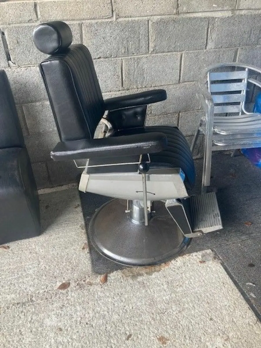 Barber Chair - Image 3