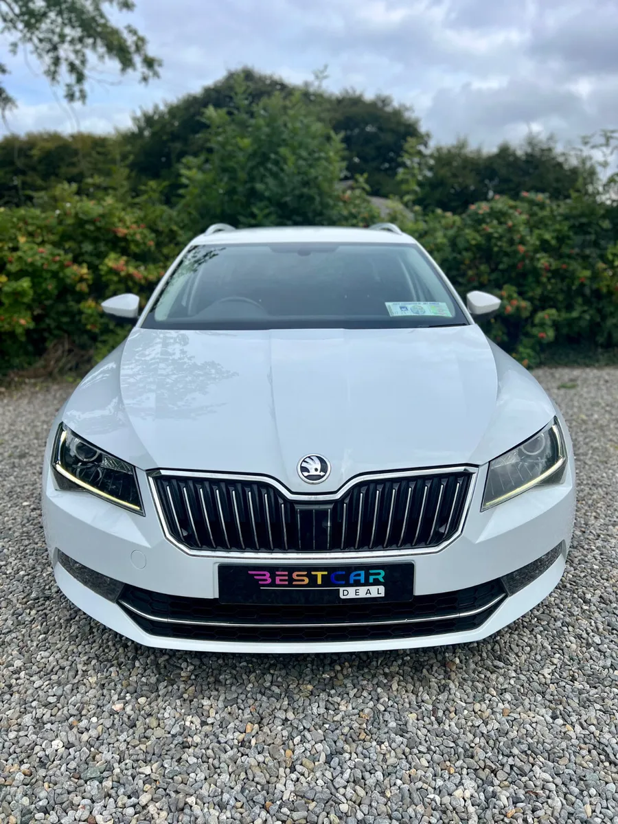 2016 Skoda Superb SE 2.0 TDI 150 Bhp Estate - Image 4