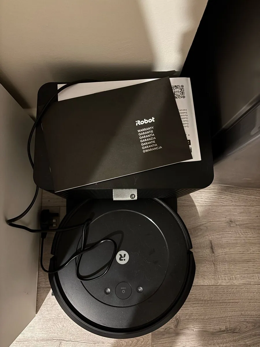 Roomba Combo Hoover and Mop - Image 2