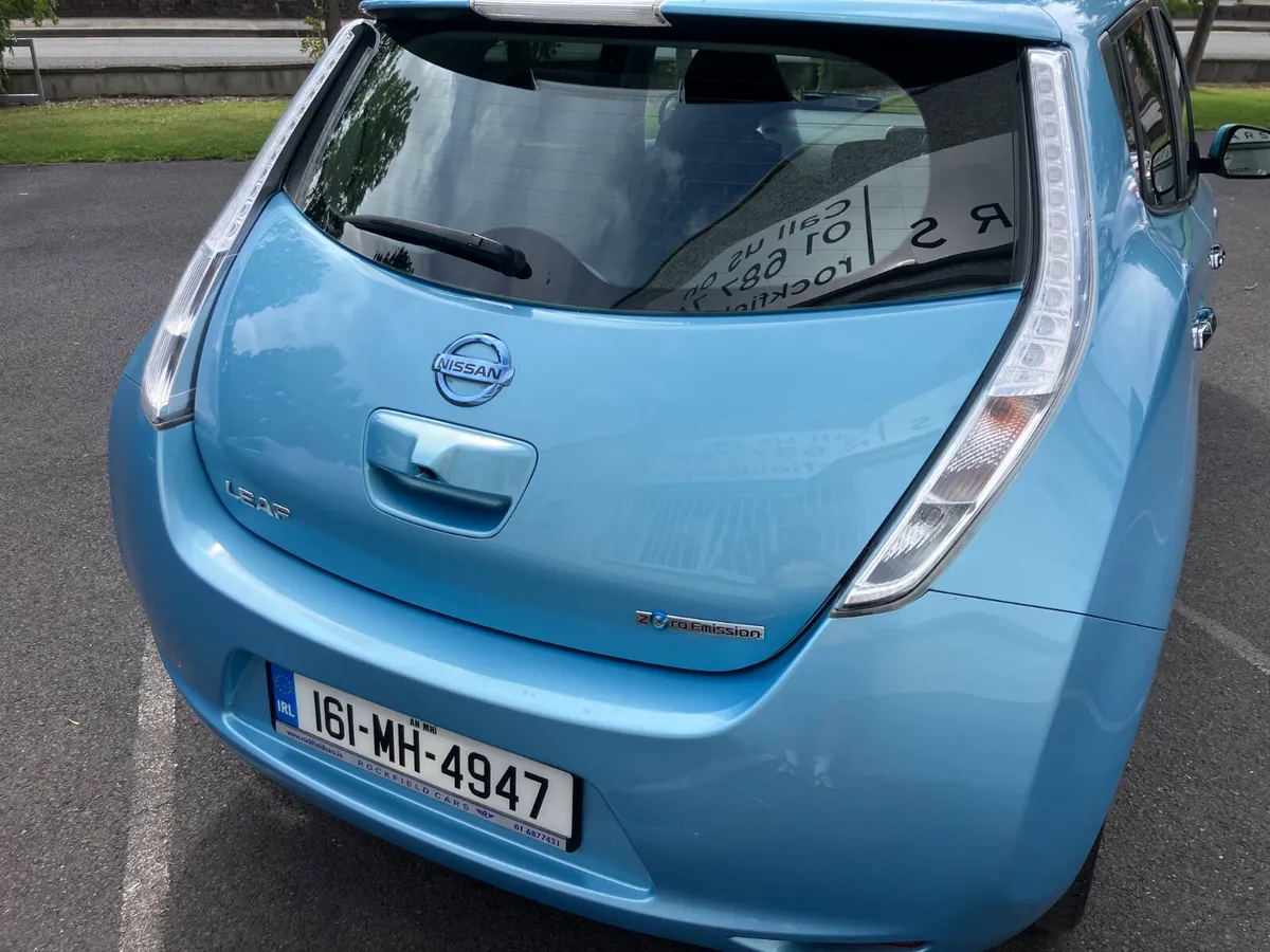 2016 Nissan Leaf 30KWH LOW KM - Image 4
