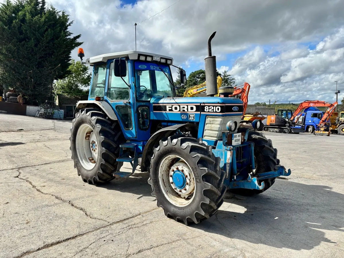 Ford 8210 III - Image 1