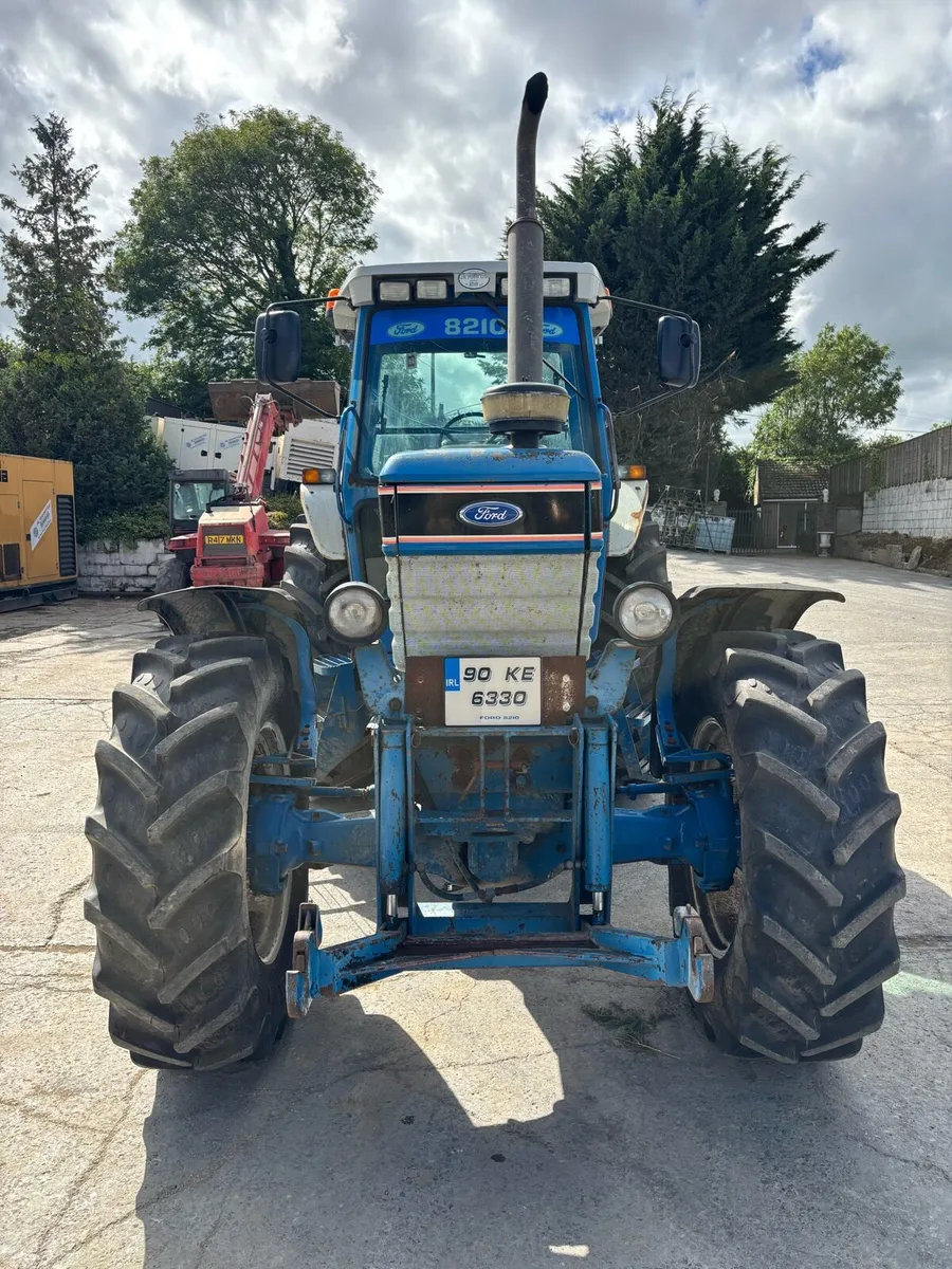 Ford 8210 III - Image 2