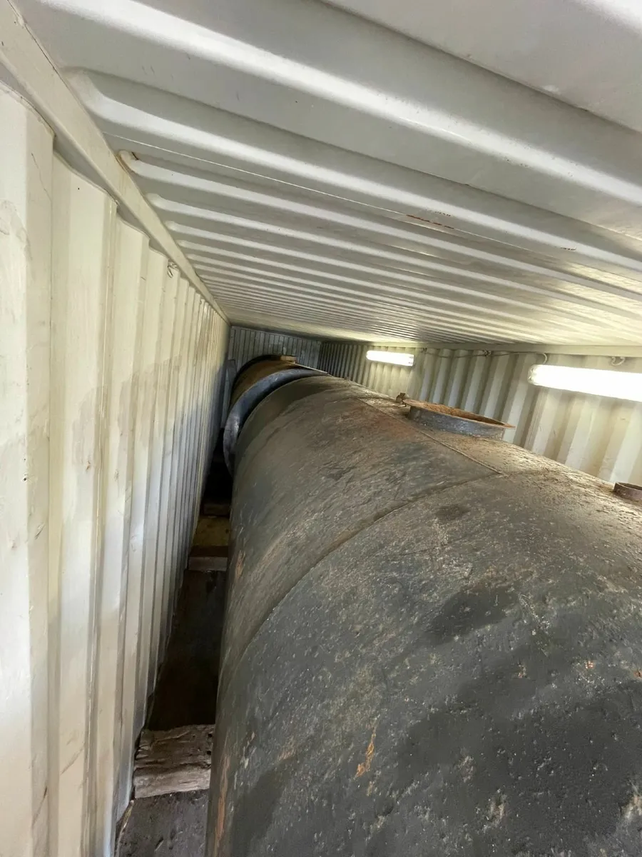40Ft HQ Container storage with diesel  tanks - Image 3