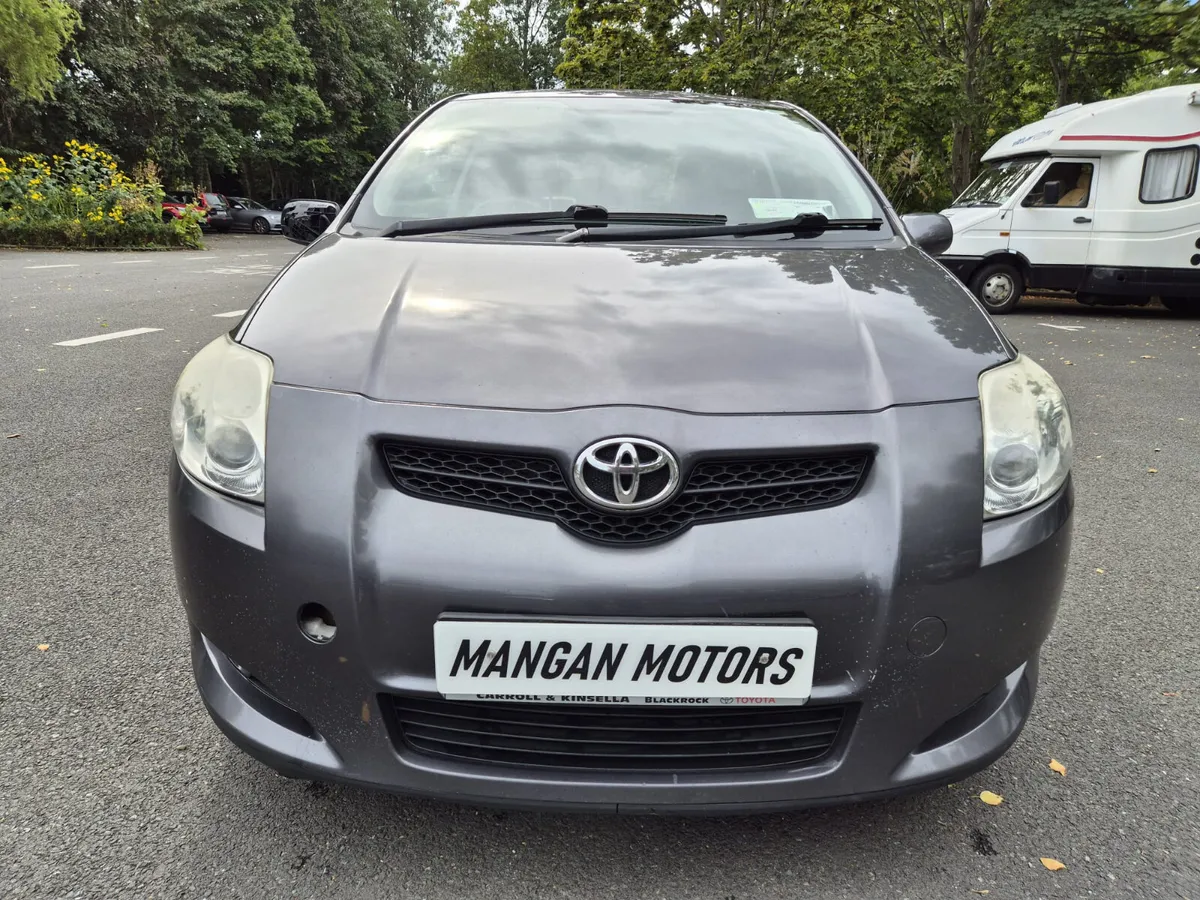 Toyota Auris 2008 Mint Condition - Image 2