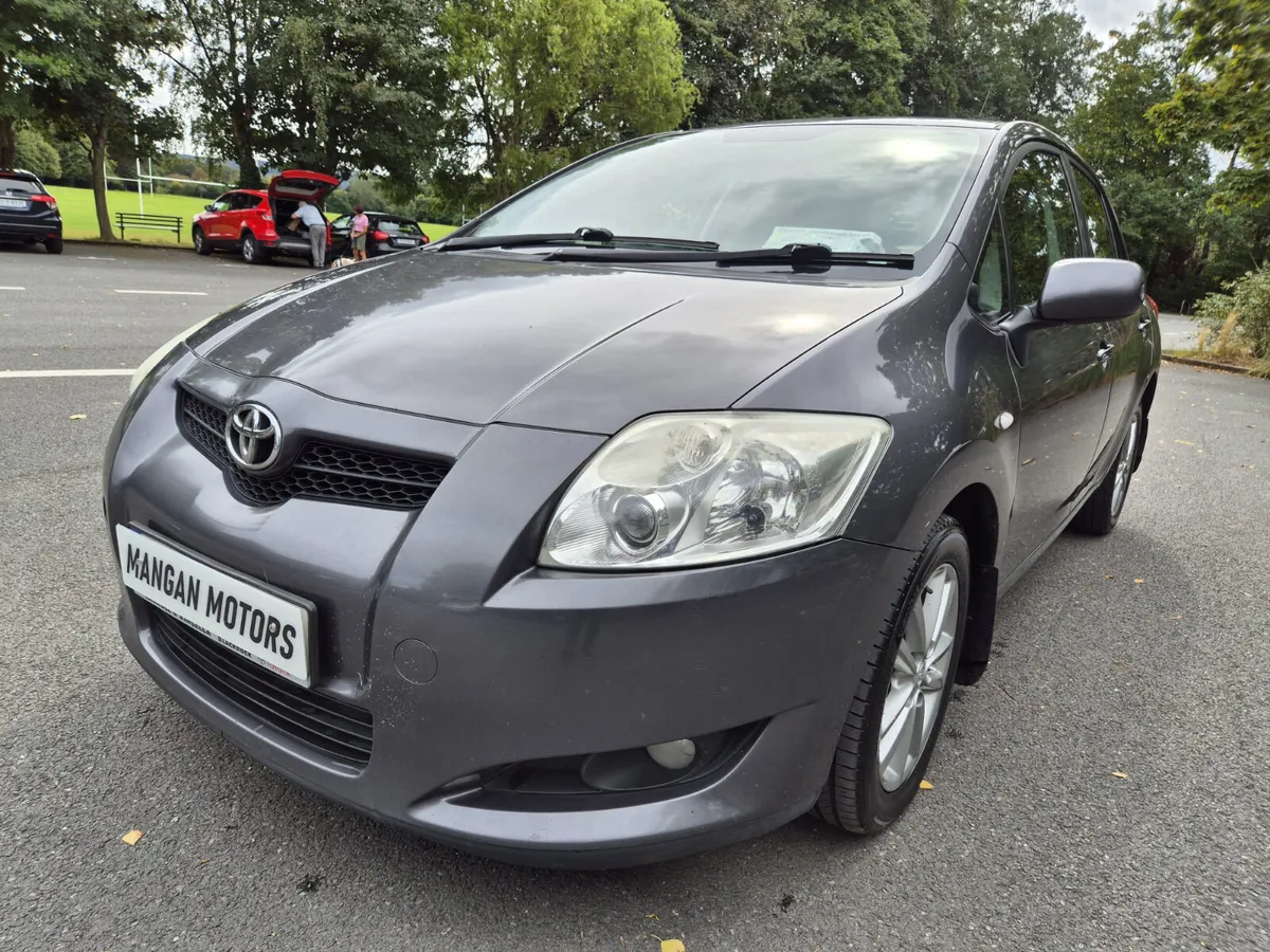 Toyota Auris 2008 Mint Condition - Image 1