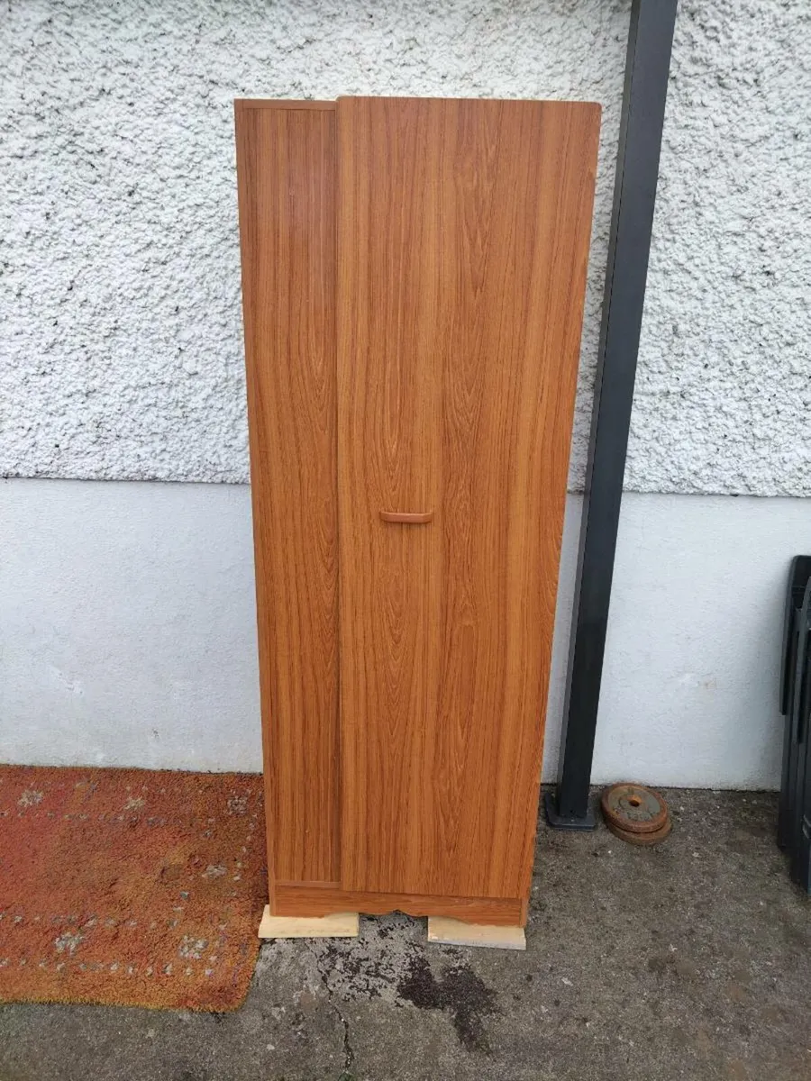 Single wardrobe - Image 1