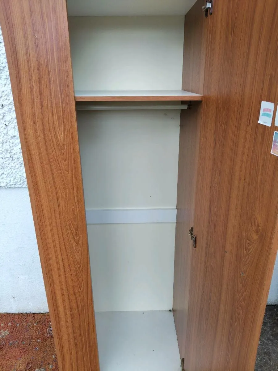 Single wardrobe - Image 2
