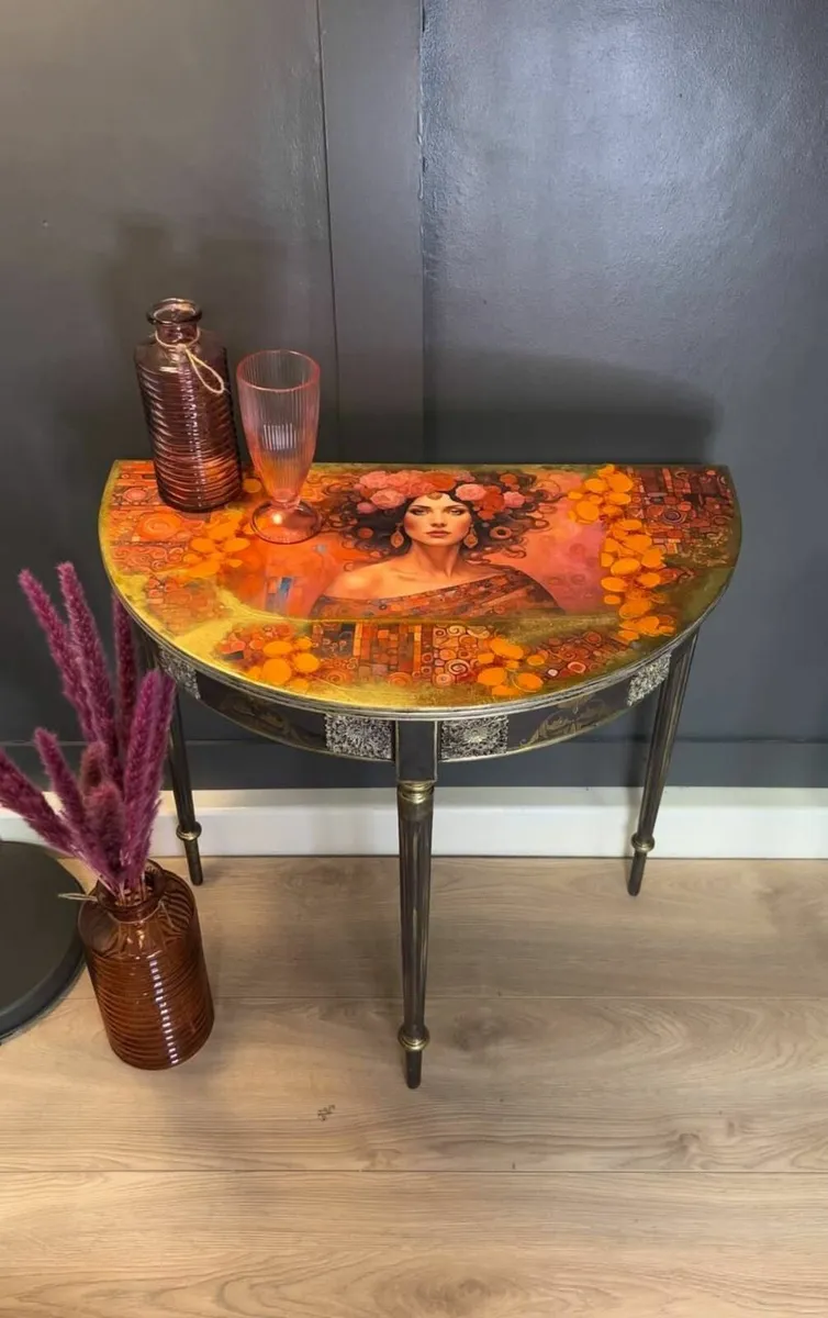 Renewed half moon table - Image 1