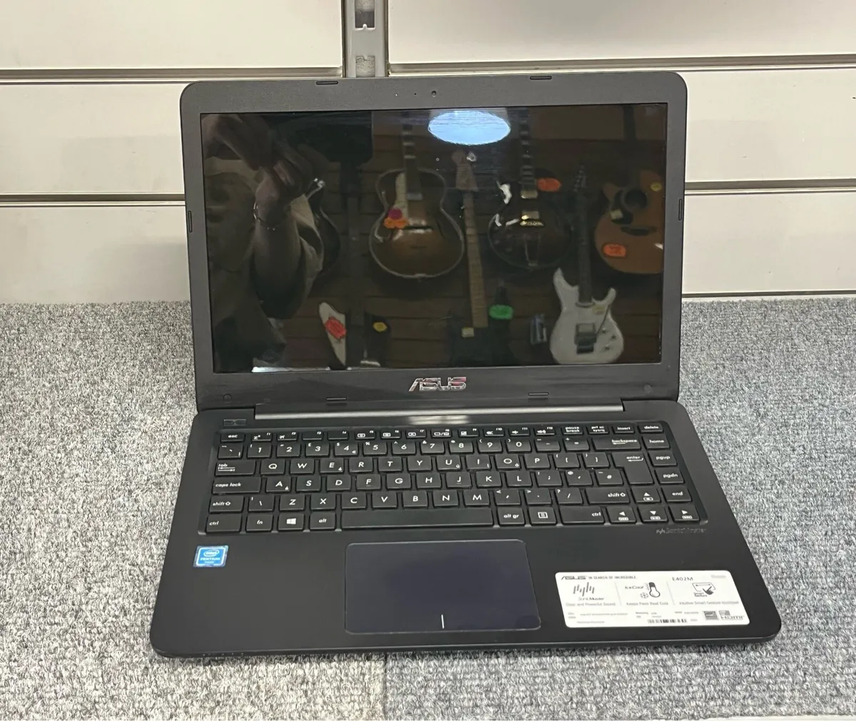 Asus E402M Laptop