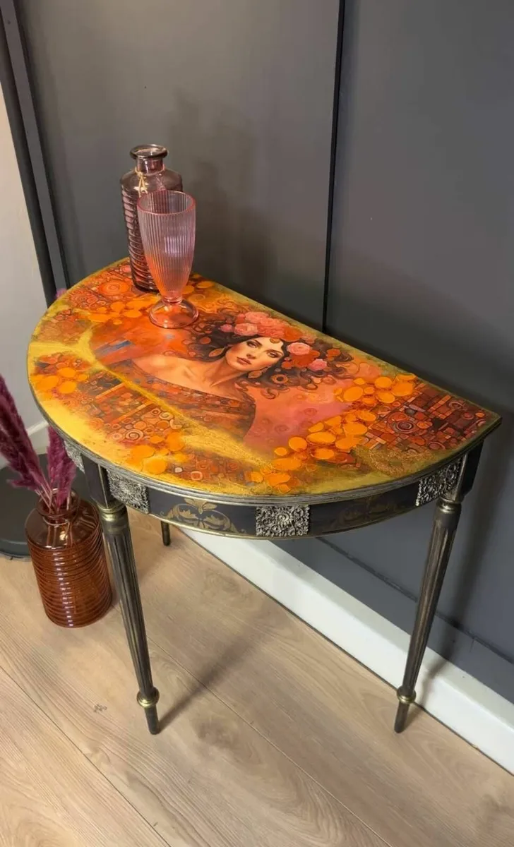 Renewed half moon table - Image 3