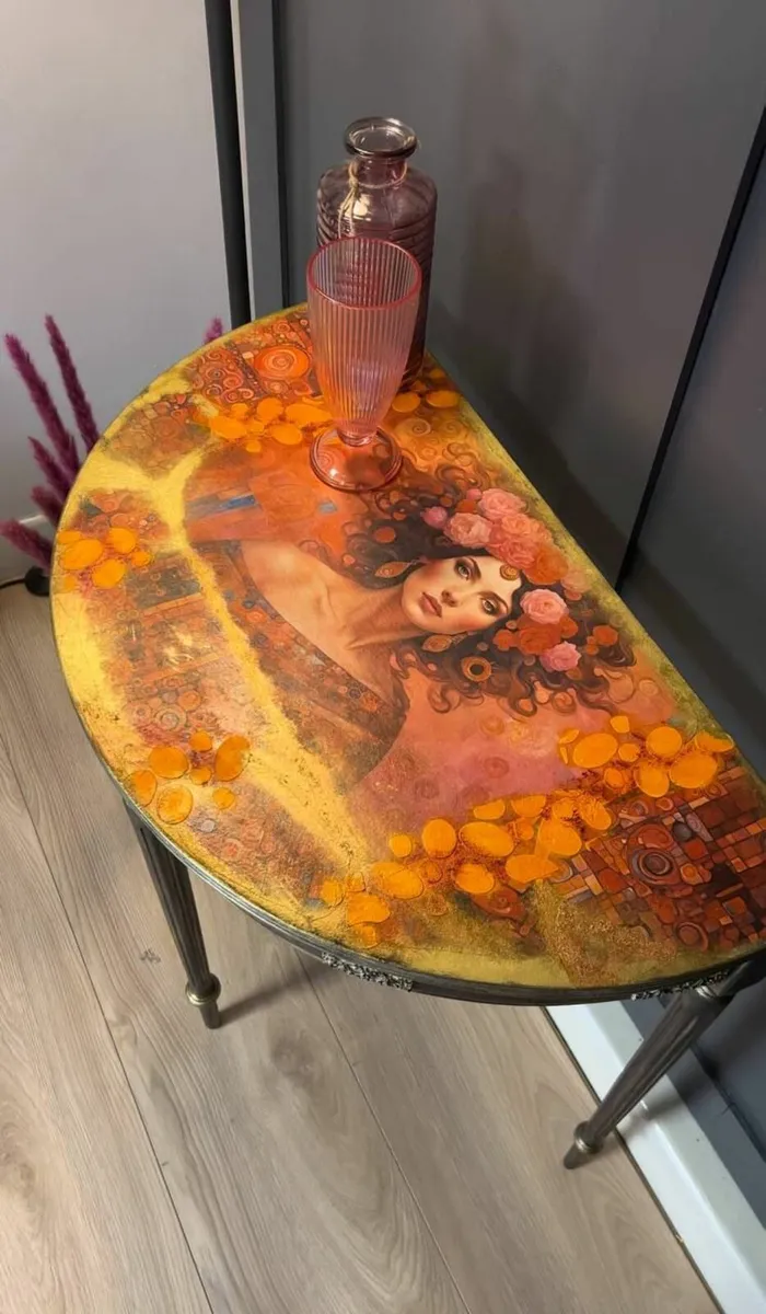 Renewed half moon table - Image 4