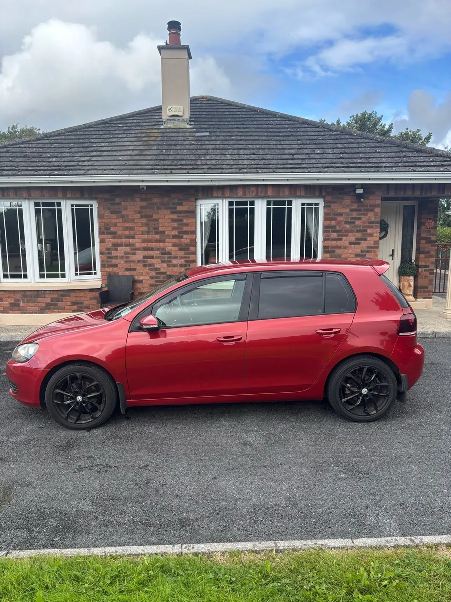 Volkswagen Golf 1.6 TDI 2011 - Image 2
