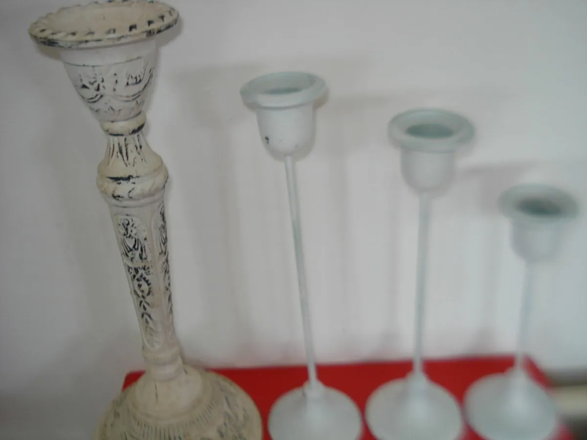 4 WHITE METAL CANDLE STICK HOLDERS. - Image 3