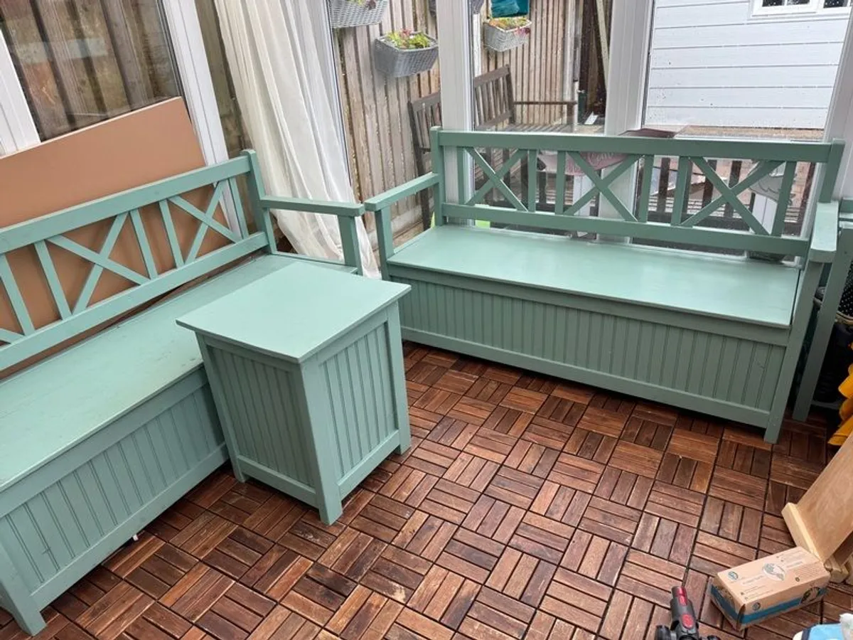 Two wooden storage benches + small table/chest - Image 1