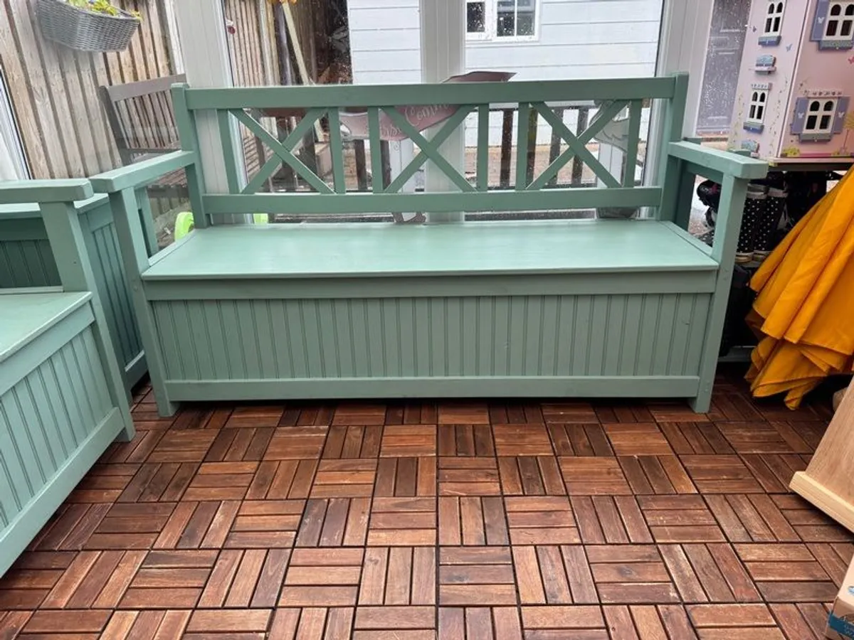 Two wooden storage benches + small table/chest - Image 3