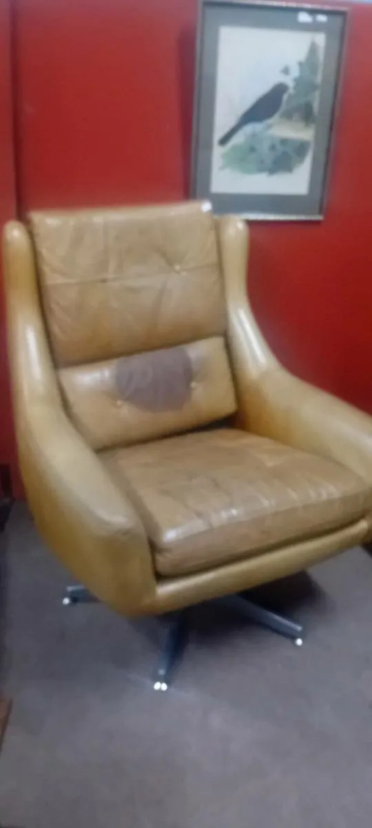 Vintage Leather Swivel Chair
