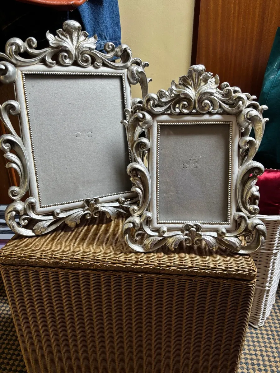 3 lovely picture frames - Image 1