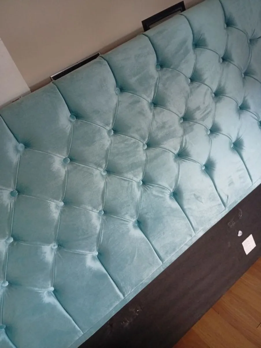 Bed - Image 1