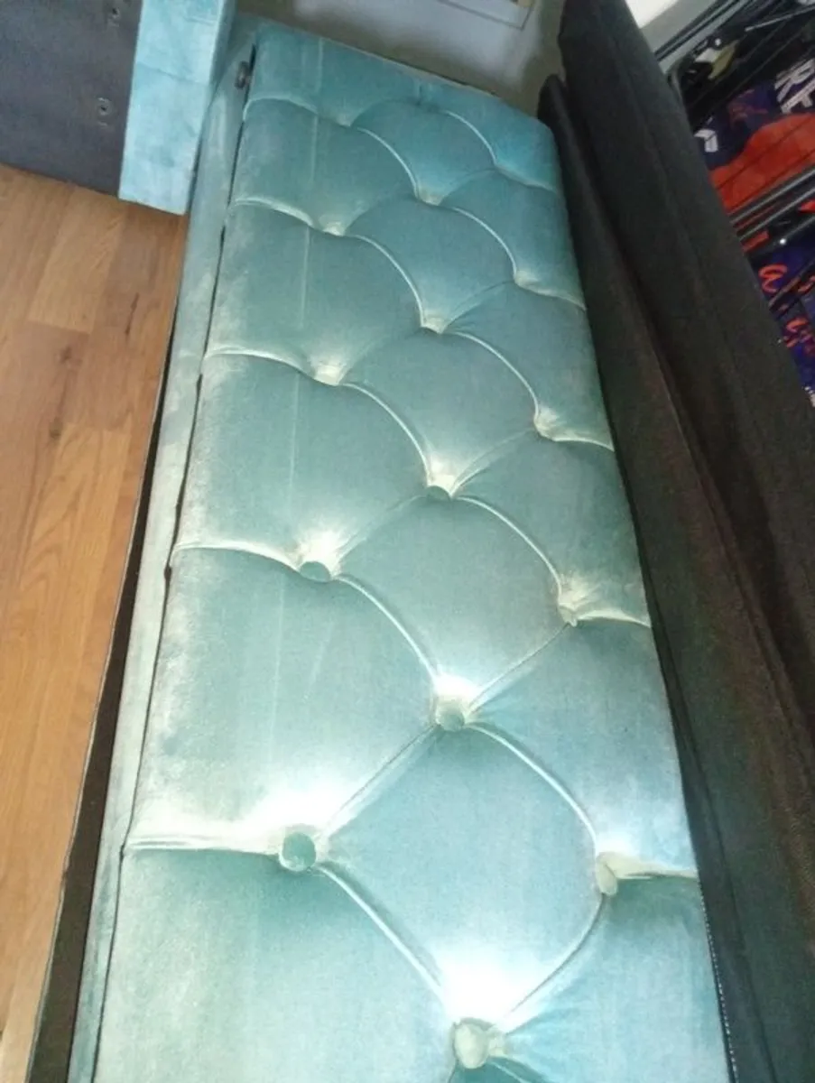 Bed - Image 2