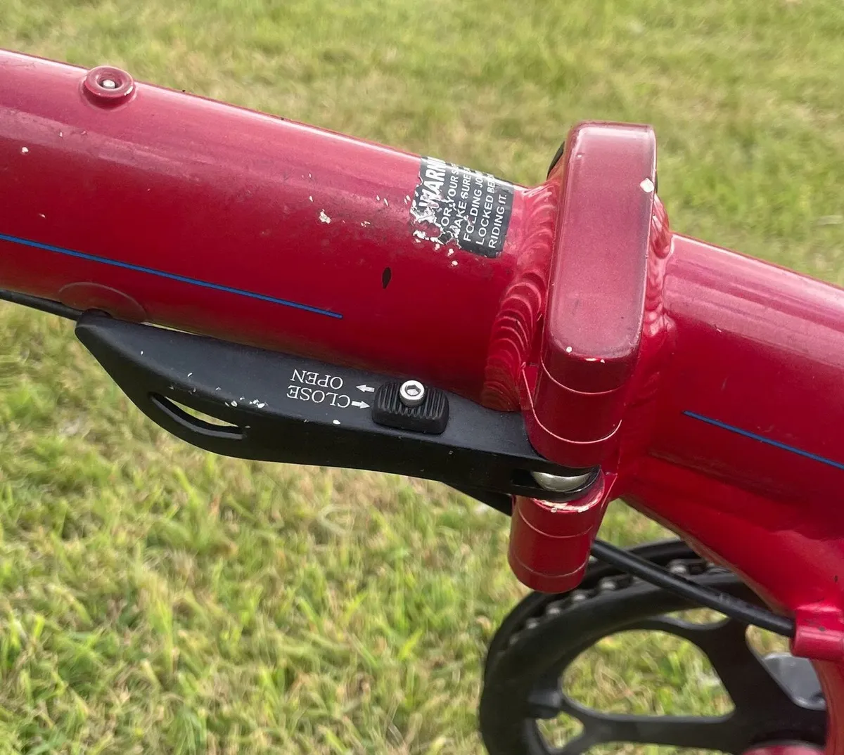 Carrera Intercity Folding Bike *Like New* - Image 4
