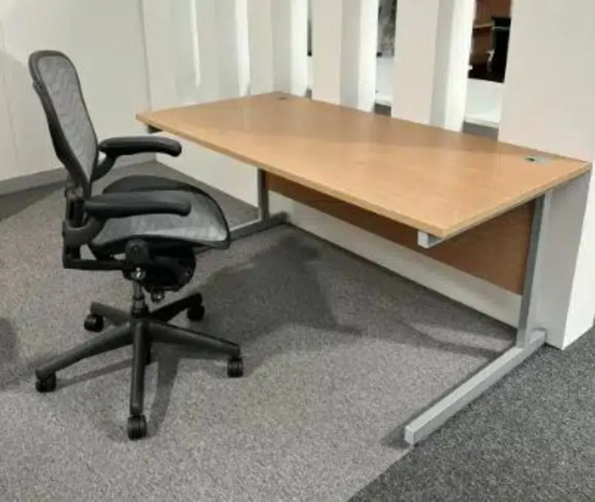 1400 x 800 Beech Desk - Image 1