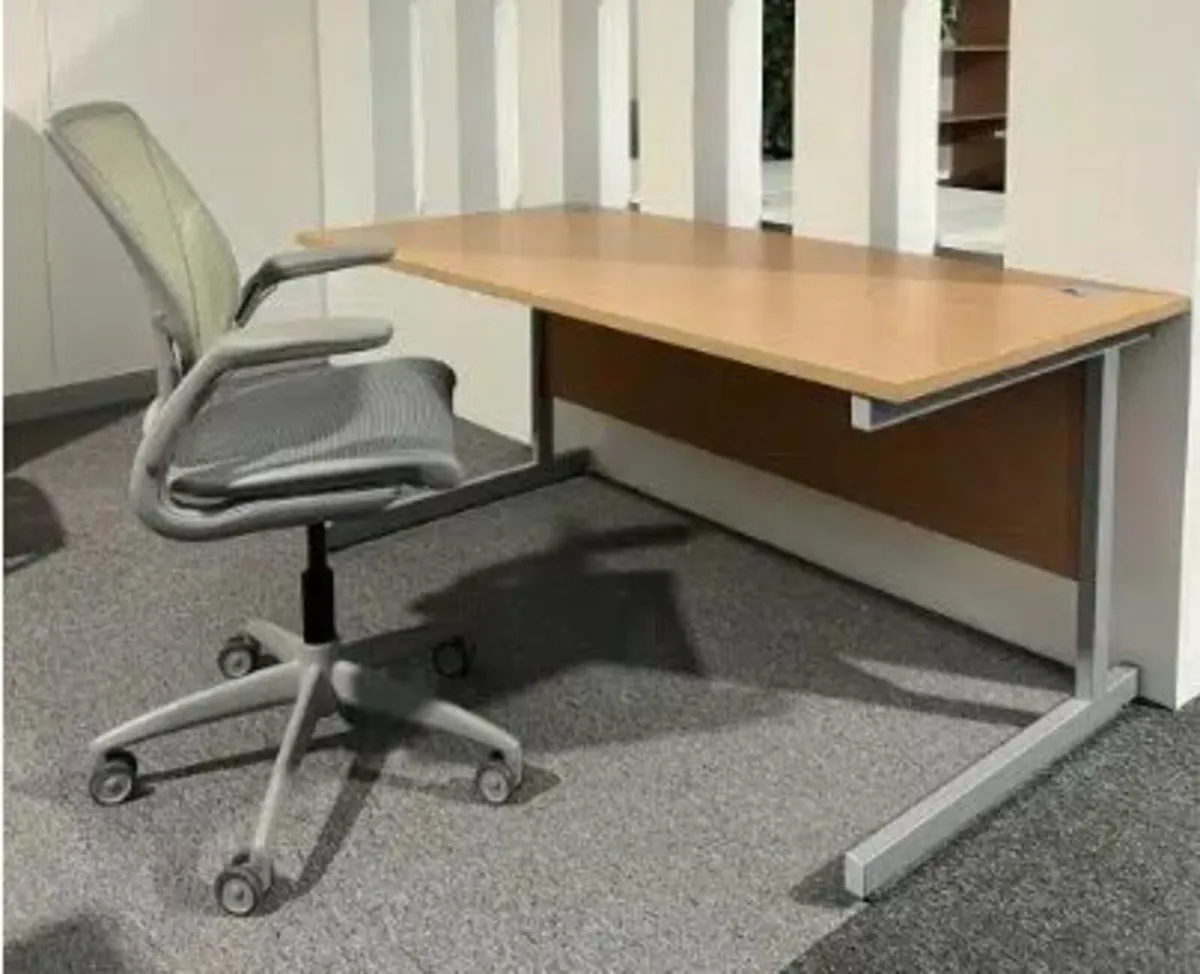 1600 x 800 Beech Desk - Image 1