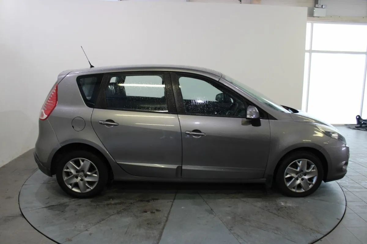 Renault Scenic 1.5 DCI 95 Eco2 Dynamique - Image 3
