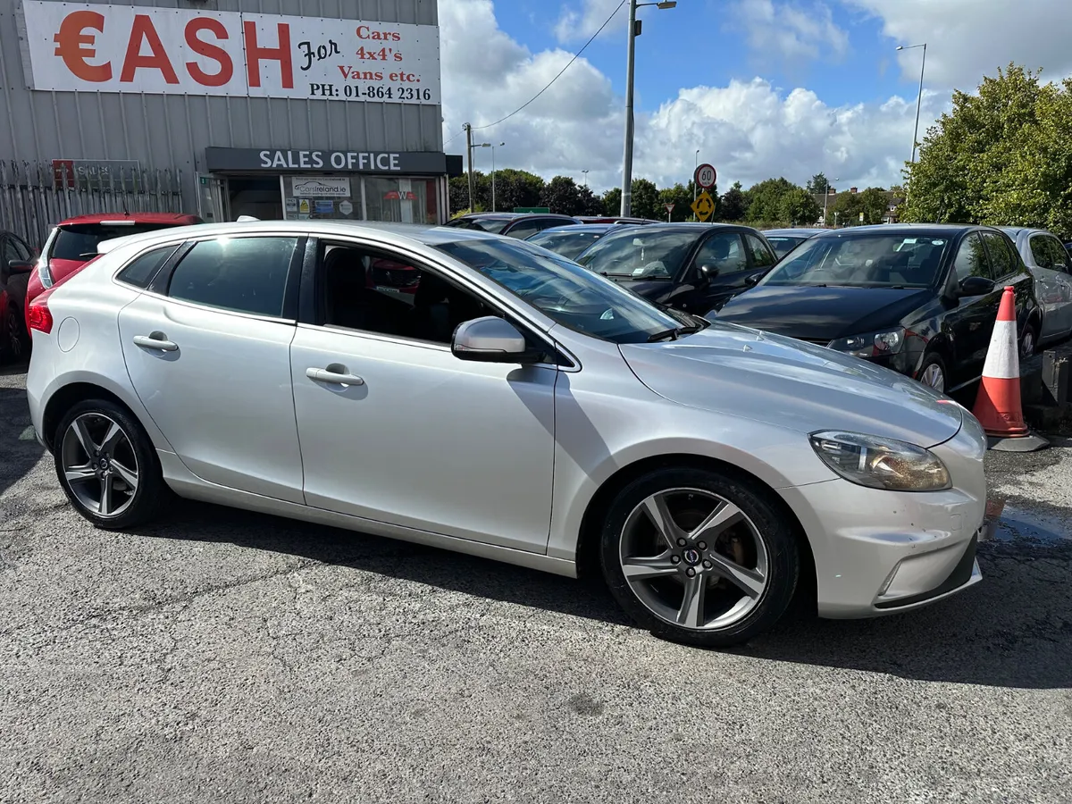 Volvo V40 R-Design 1.6 Diesel NCT TAX - Image 3
