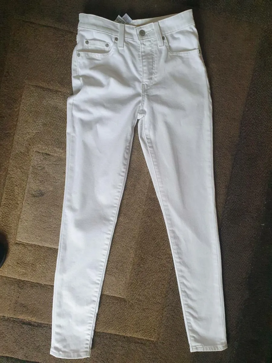Womens white Levi jeans - Image 2