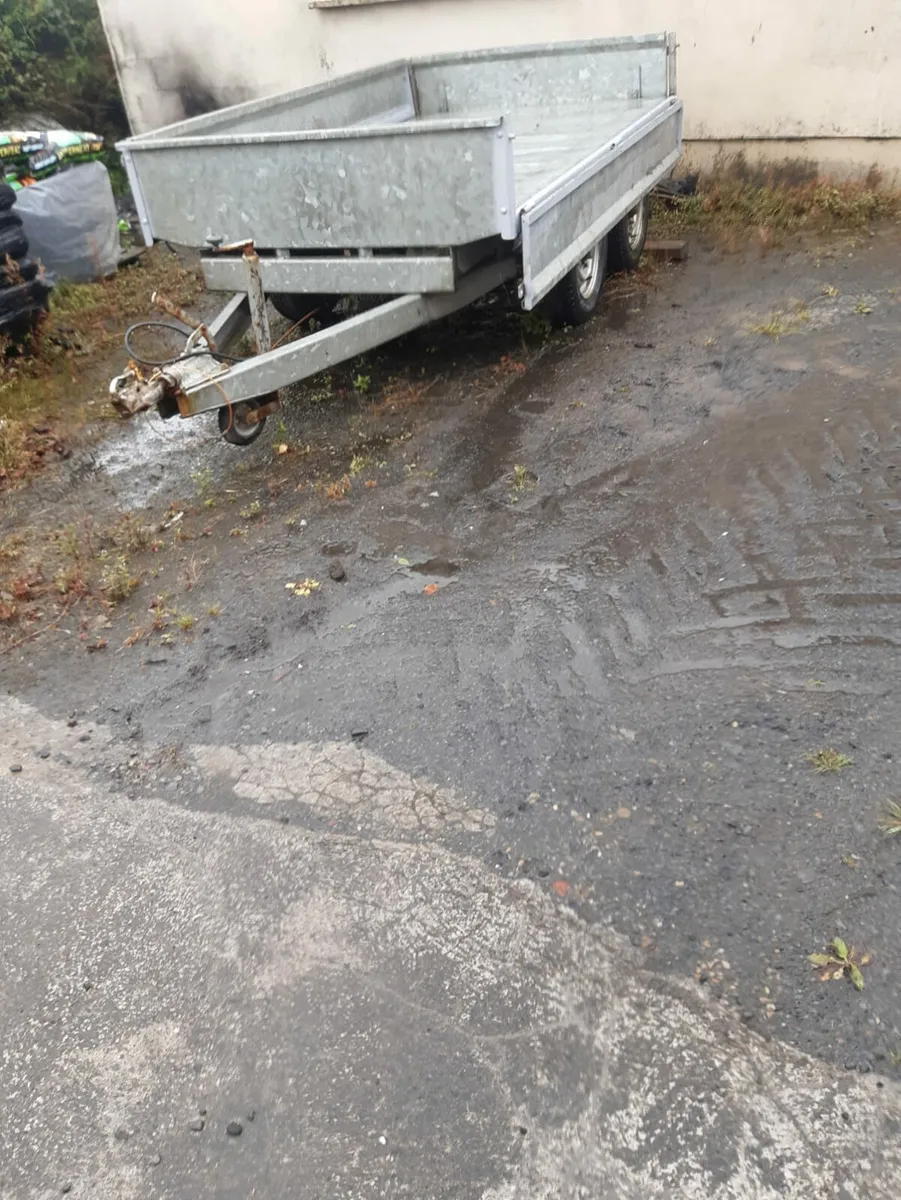 Trailer - Image 1