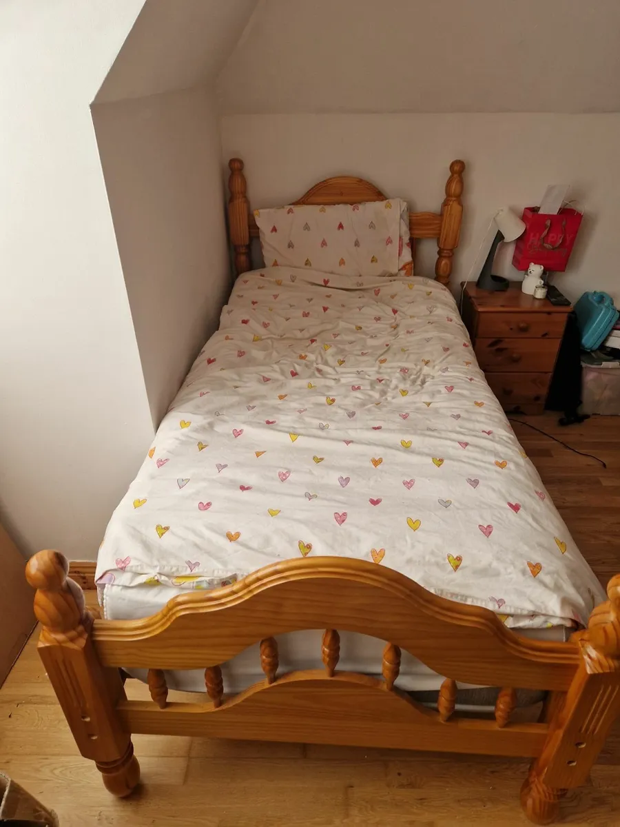 Solid wood single beds x 2 - Image 1