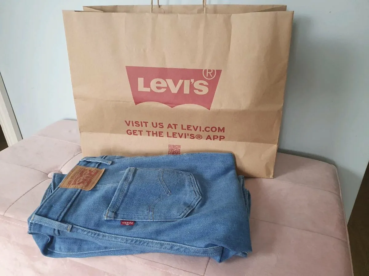 Womens Levi jeans - Image 1