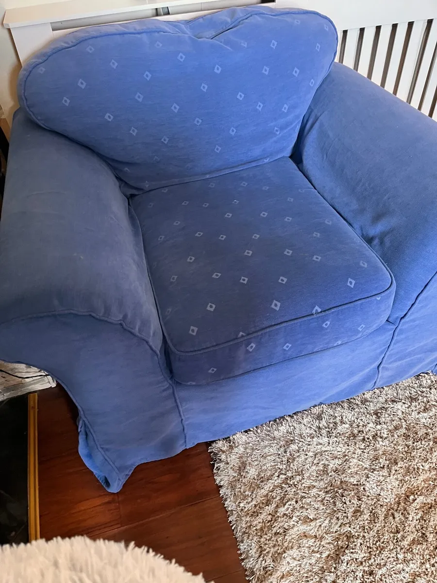 Suite of furniture - Image 1
