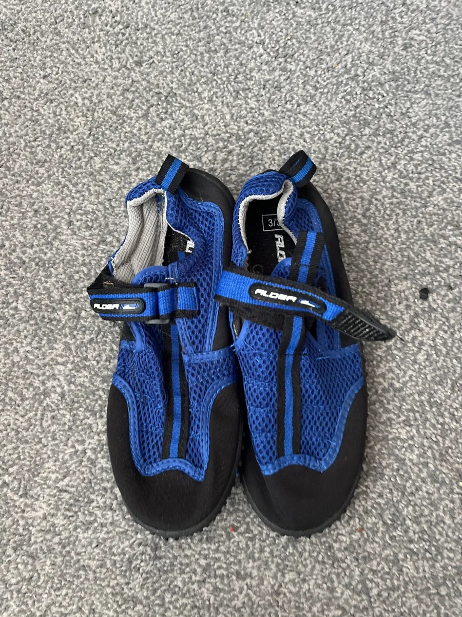 Water shoes
