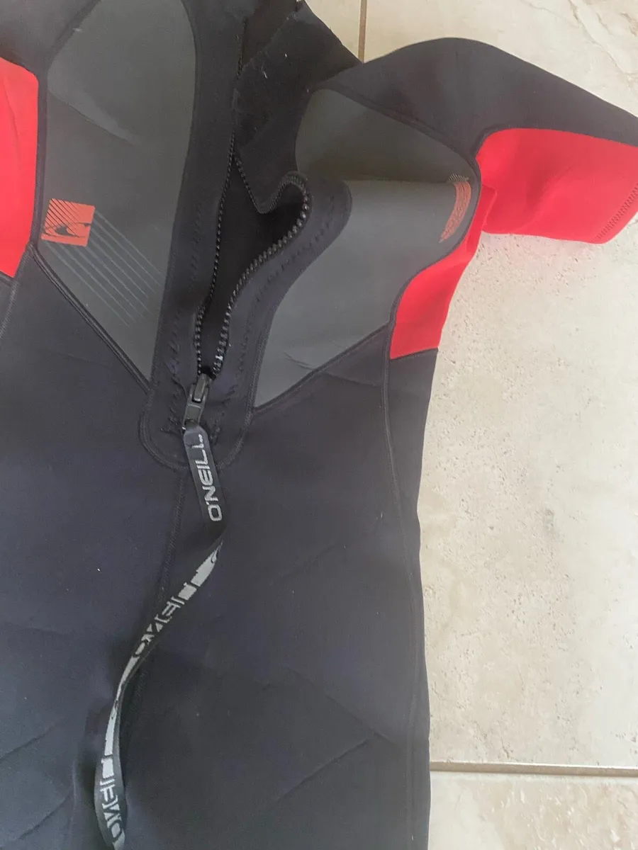 O’Neills wet suit