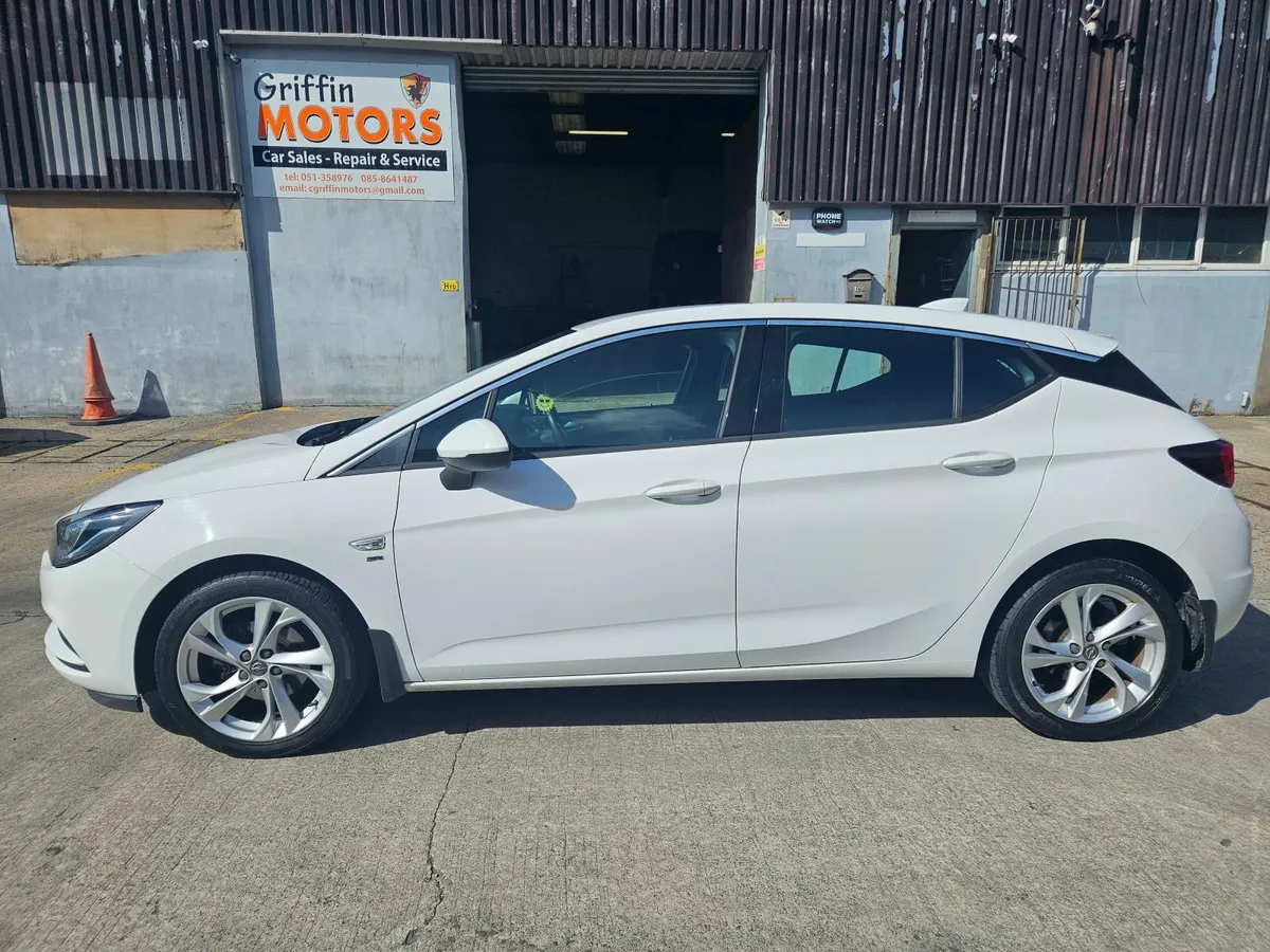 2017 Opel Astra SRi - Image 2