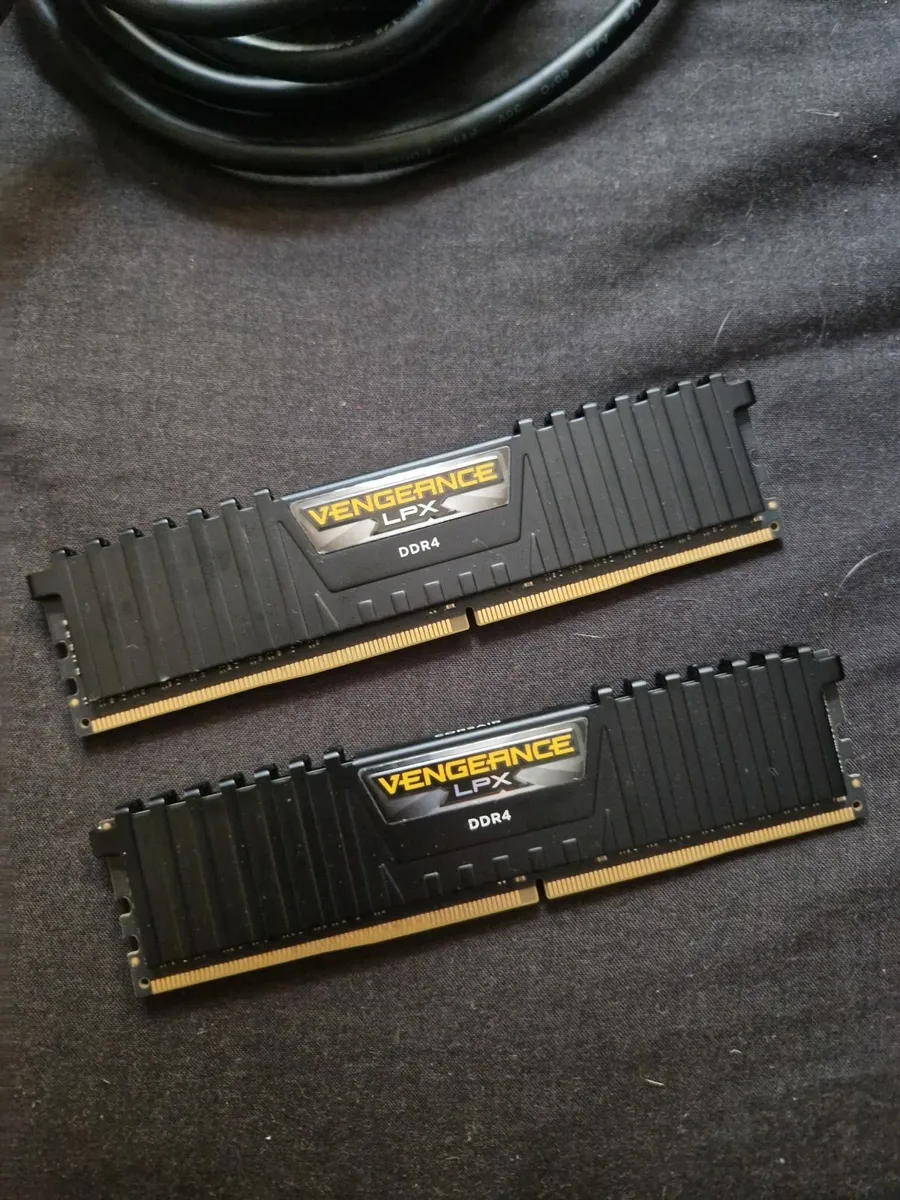 32gb Corsair DDR4 RAM (16x2) - Image 1
