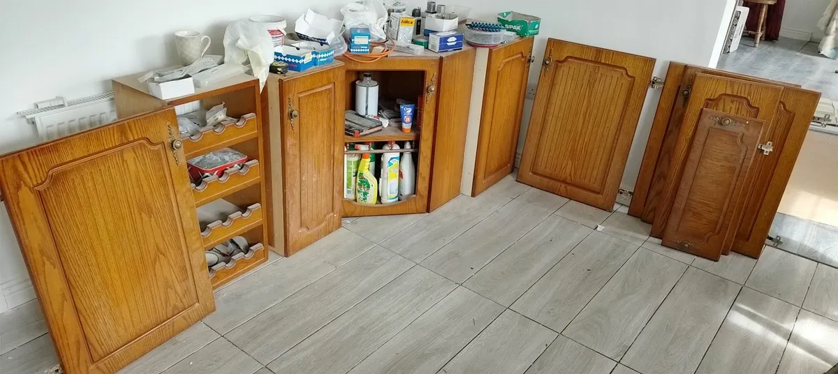 Kitchen units - Image 1