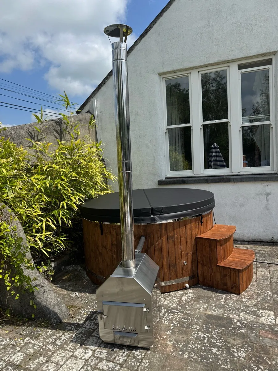 Hot tub - Image 1