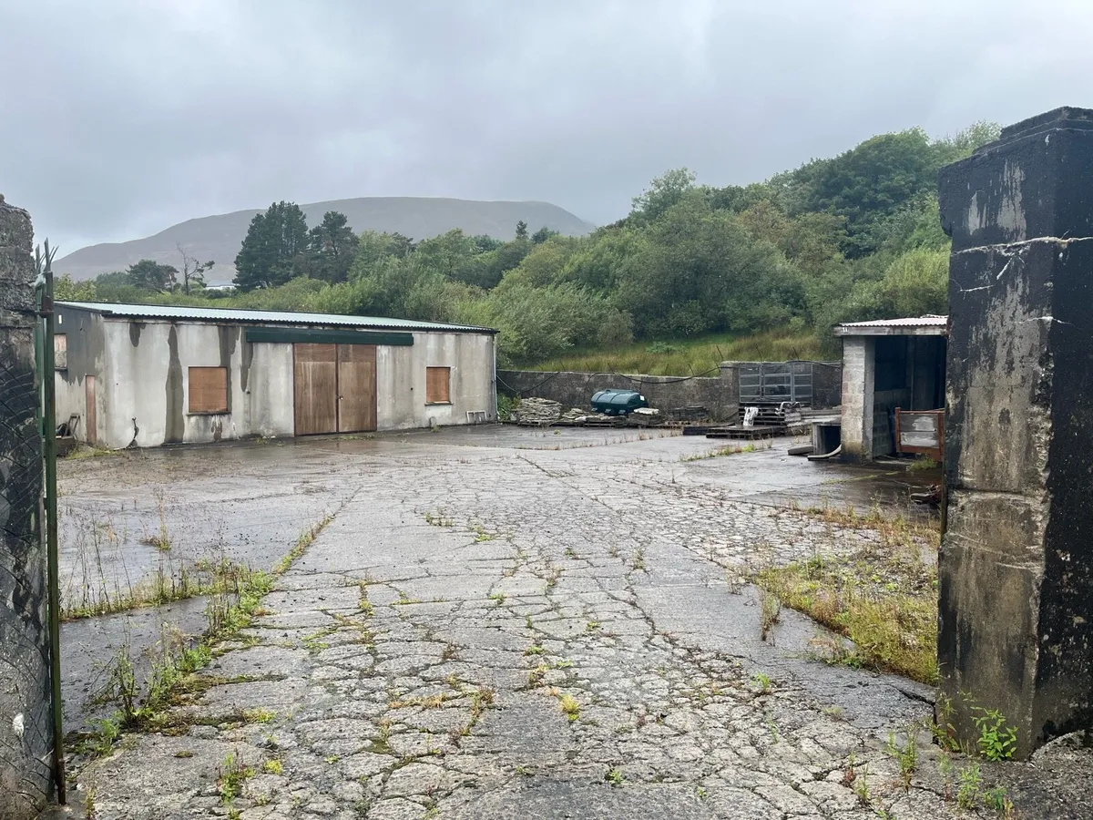 Commercial Unit / Yard For Lease - Image 4