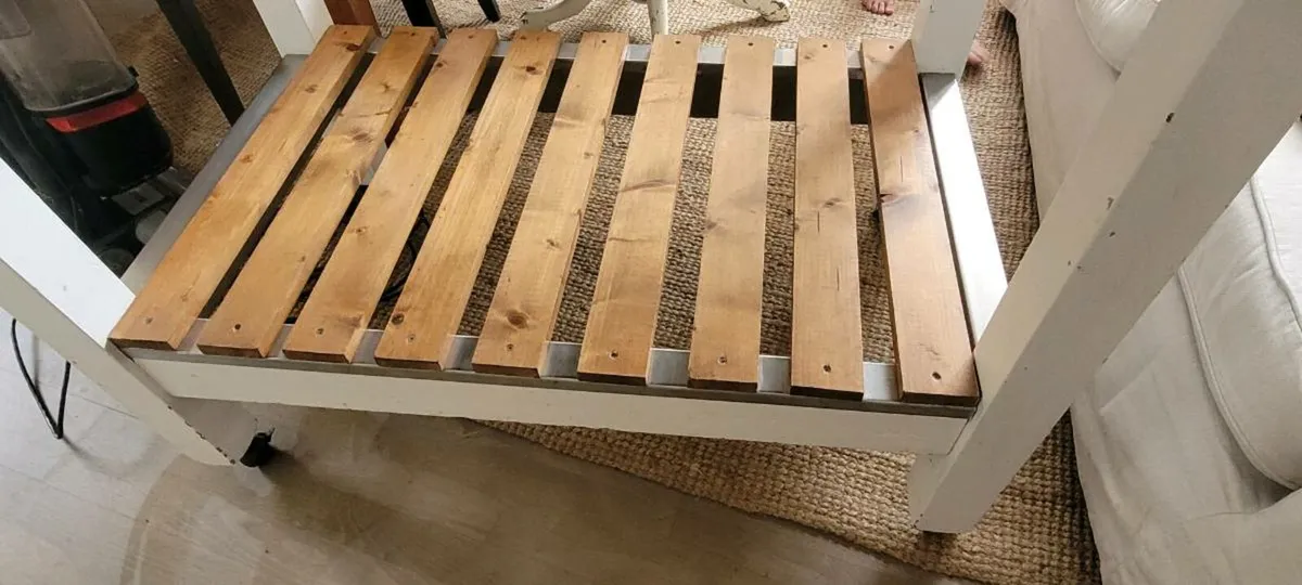 Butcher block Island. Solid wood on castors - Image 2