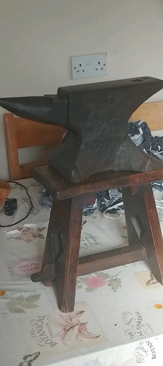 Vintage anvil mint condition - Image 3