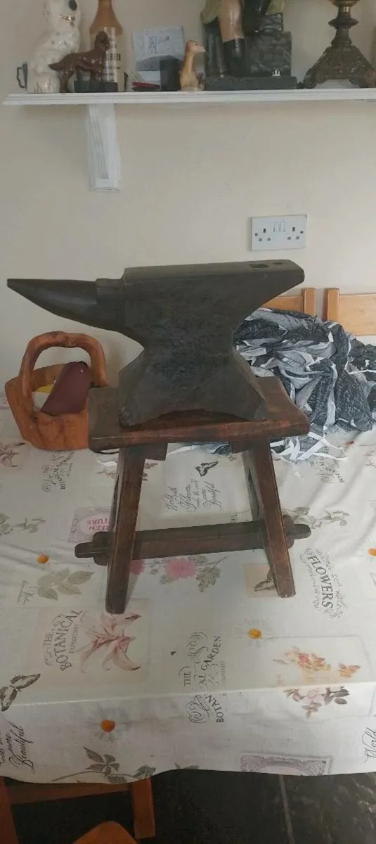 Vintage anvil mint condition - Image 4