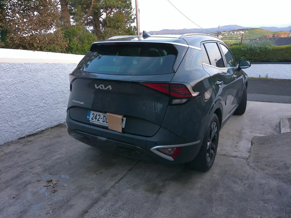 Car - Image 4